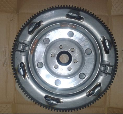 VW Amarok 2.0tdi kettős tömegű lendkerék 03L105266DK, 03L105266CH, 03L105266AG akciós áron Miskolcon.jpg _lendkerek_vw_amarok_03l105266dk_03l105266ch_03l105266ag_akcios_miskolc.jpg